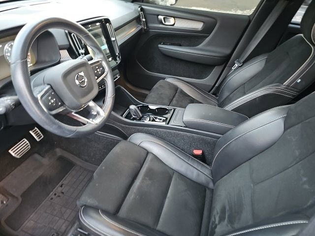 2021 Volvo XC40 R-Design