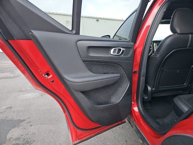 2021 Volvo XC40 R-Design