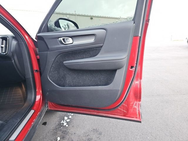 2021 Volvo XC40 R-Design