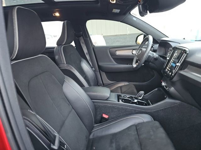 2021 Volvo XC40 R-Design