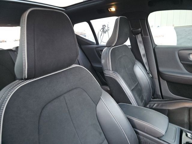 2021 Volvo XC40 R-Design