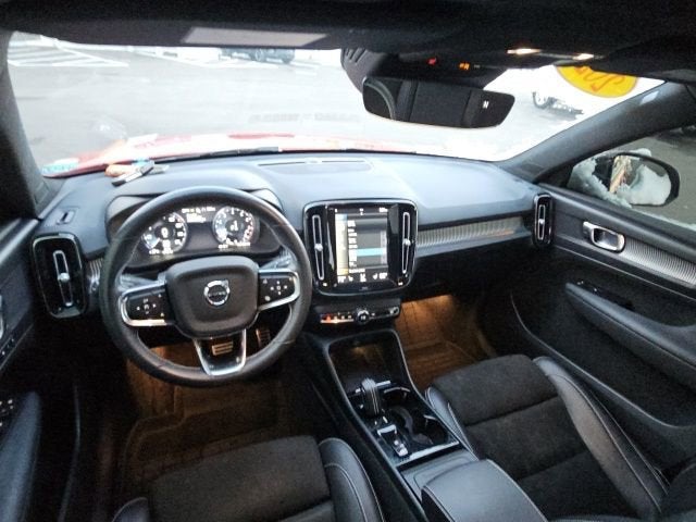 2021 Volvo XC40 R-Design