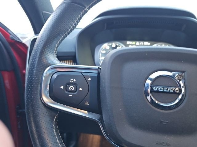 2021 Volvo XC40 R-Design