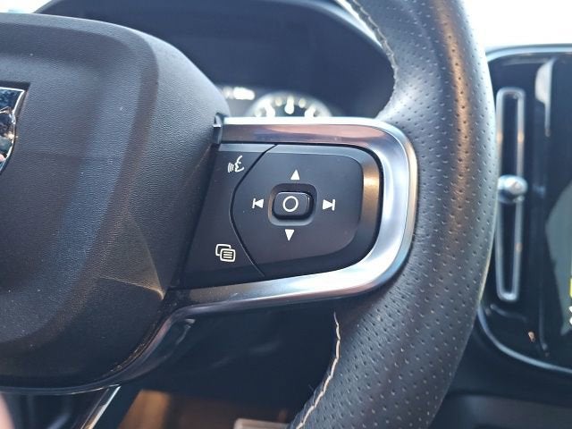 2021 Volvo XC40 R-Design