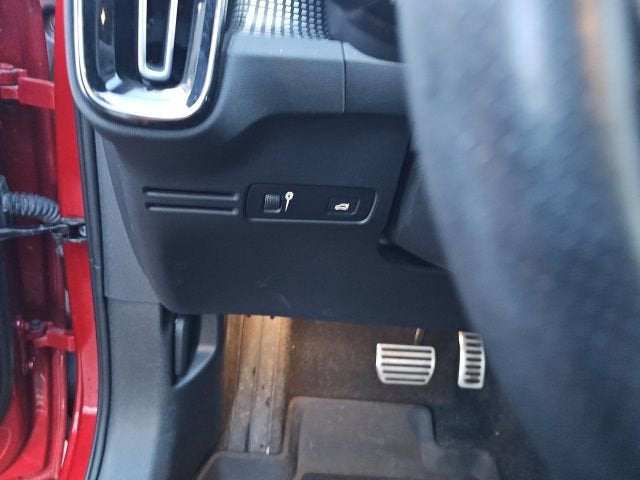 2021 Volvo XC40 R-Design