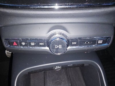 2021 Volvo XC40 R-Design