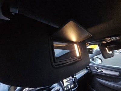 2021 Volvo XC40 R-Design