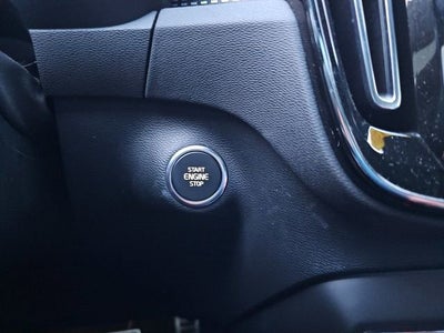 2021 Volvo XC40 R-Design